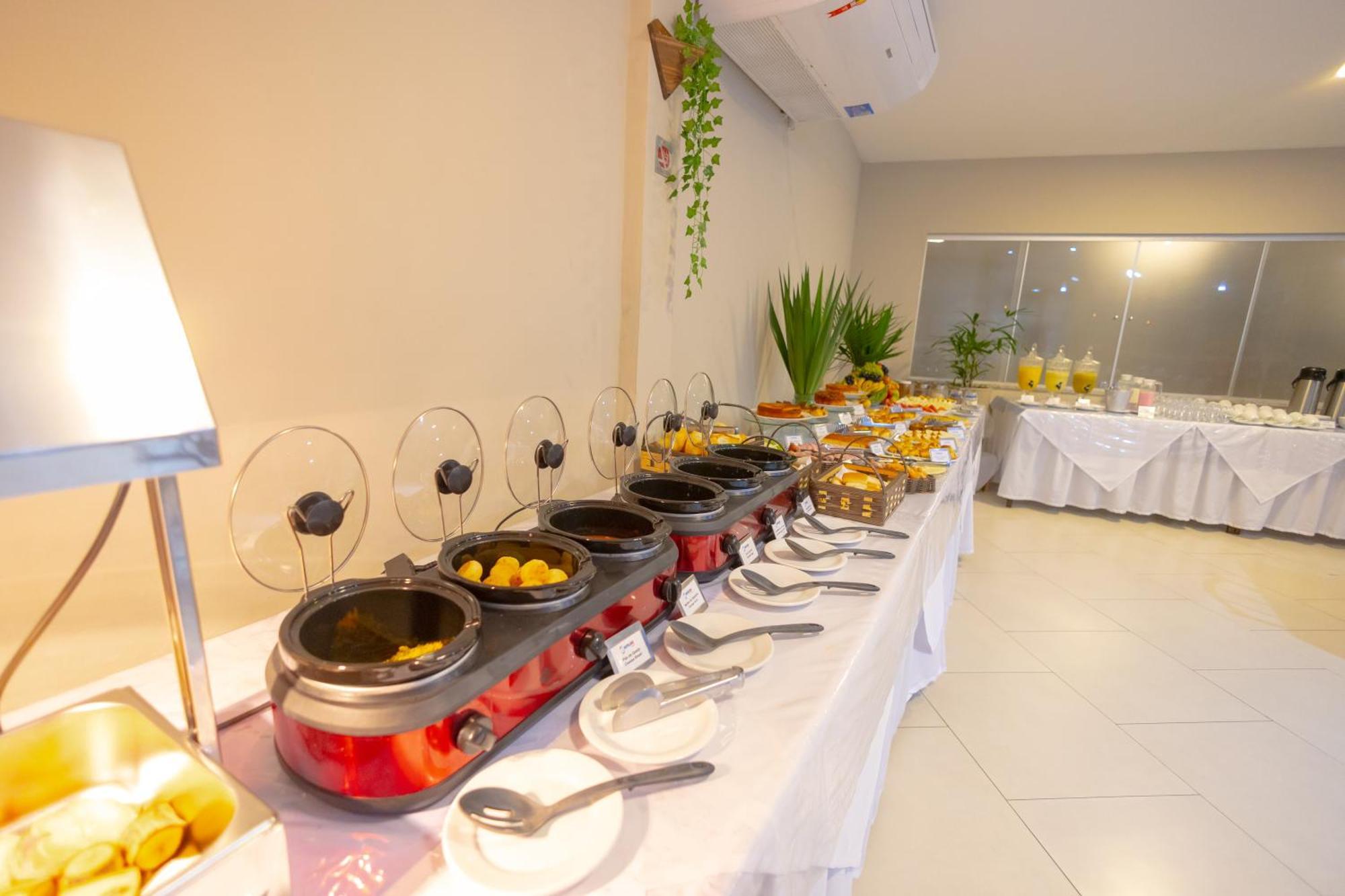 Hotel Bhs リニャレス エクステリア 写真
