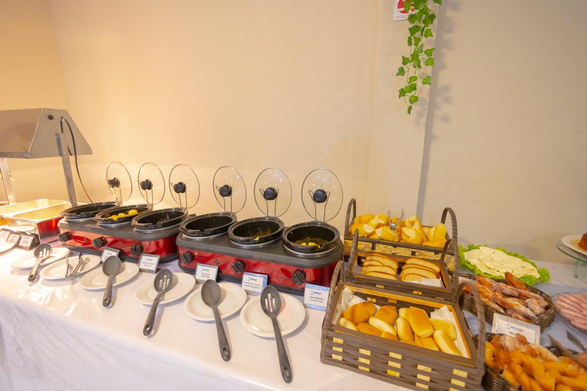 Hotel Bhs リニャレス エクステリア 写真